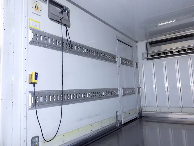 日野 デュトロ TKG-XZU605M(2WD)の写真8