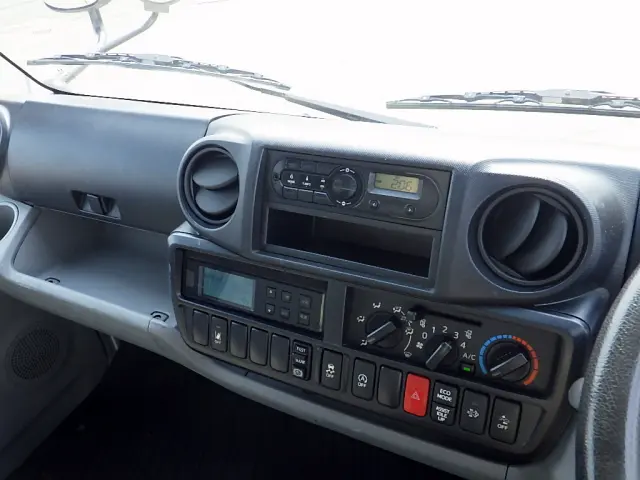 日野 デュトロ TKG-XZU605M(2WD)の写真13