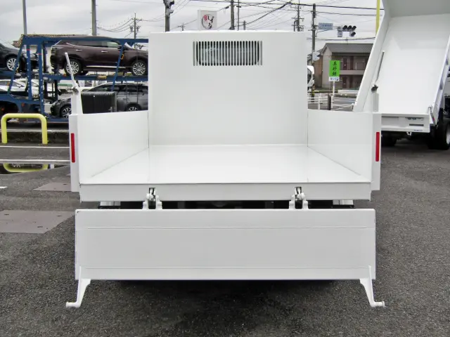 荷台内面はこんな感じ♪|三菱 キャンター 2RG-FBA60(2WD)の写真6