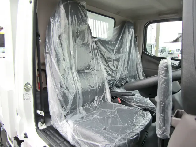 三菱 キャンター 2RG-FBA60(2WD)の写真17