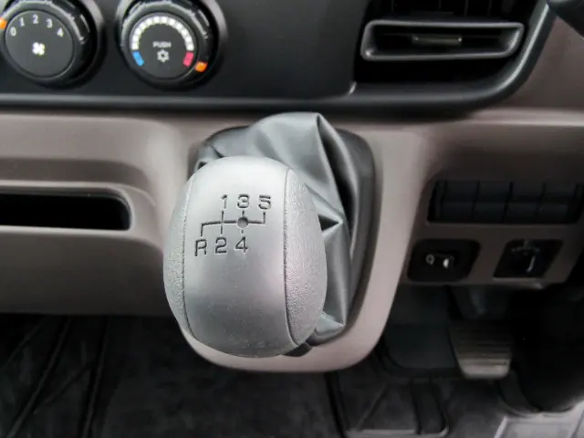 三菱 キャンター 2RG-FBA60(2WD)の写真20