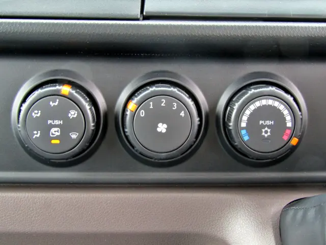 三菱 キャンター 2RG-FBA60(2WD)の写真23