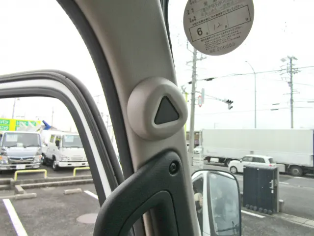 三菱 キャンター 2RG-FBA60(2WD)の写真29