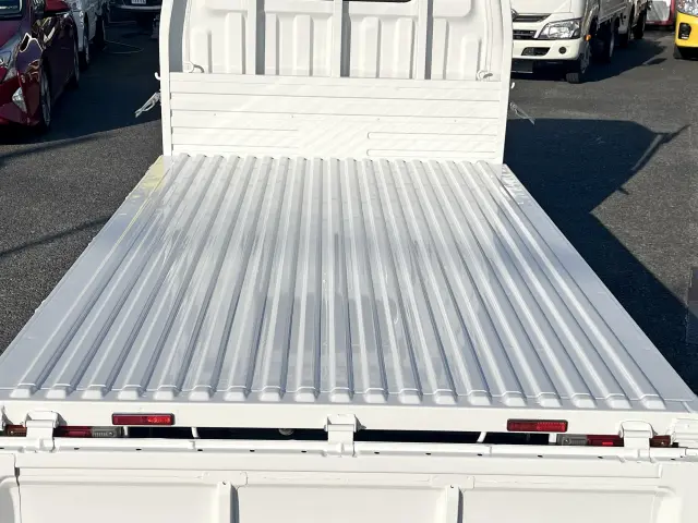 荷台長2.4mのちょうど良い平ボディー!この使い勝手の良さがPOINTです☆|マツダ ボンゴトラック ABF-SKP2T(2WD)の写真9
