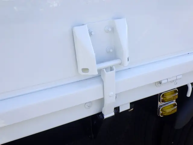 三菱 キャンター 2PG-FEB80(2WD)の写真45