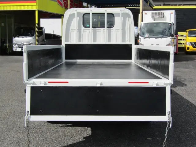 板ワレや浮きもなく良好な状態を維持しています!|いすゞ エルフ TRG-NJR85A(2WD)の写真7