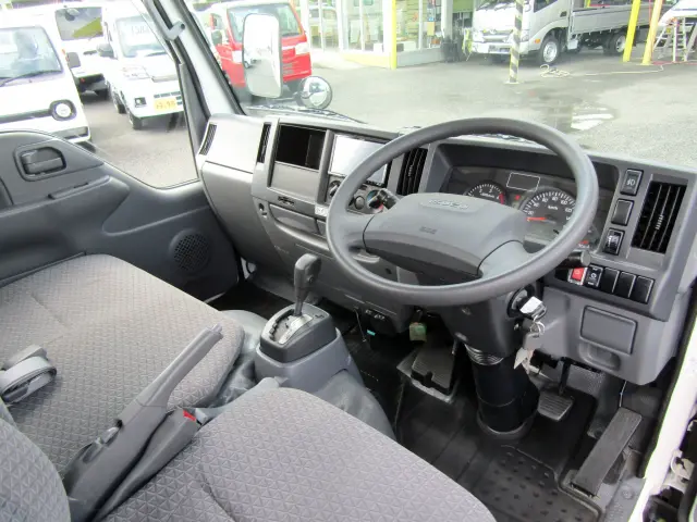 いすゞ エルフ TRG-NJR85A(2WD)の写真13