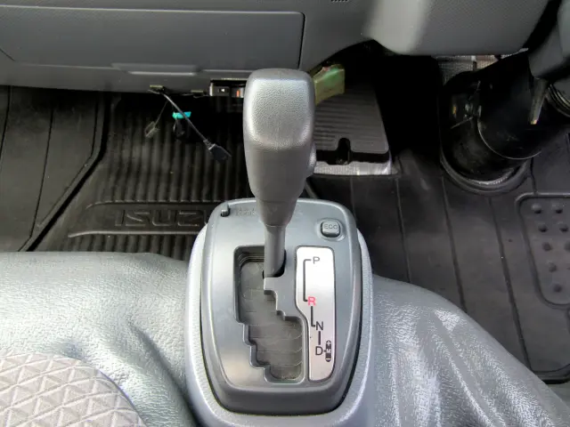 いすゞ エルフ TRG-NJR85A(2WD)の写真17