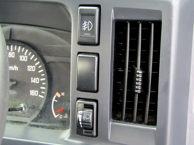 いすゞ エルフ TRG-NJR85A(2WD)の写真21