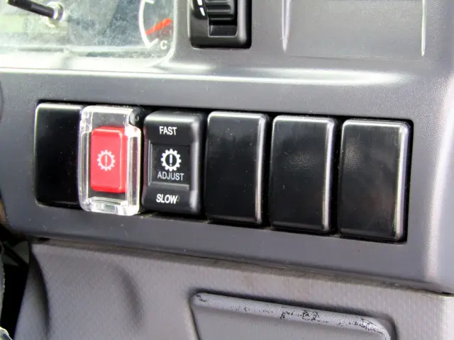 いすゞ エルフ TRG-NJR85A(2WD)の写真22