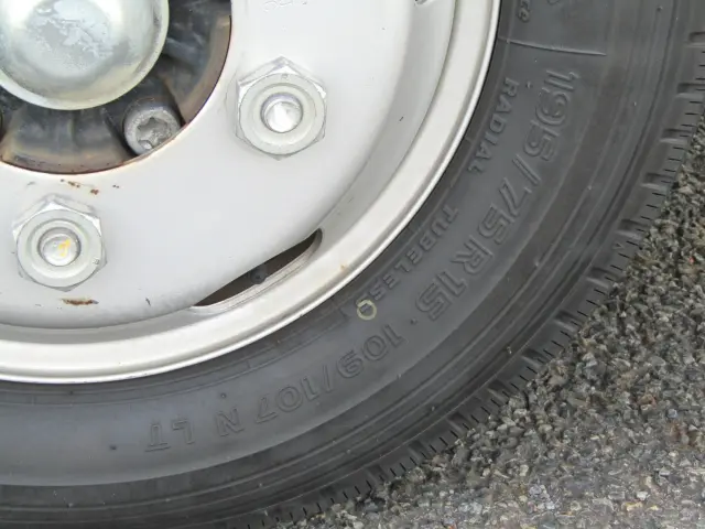 いすゞ エルフ TRG-NJR85A(2WD)の写真38