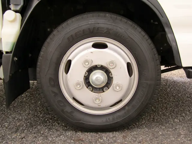 いすゞ エルフ TRG-NJR85A(2WD)の写真40