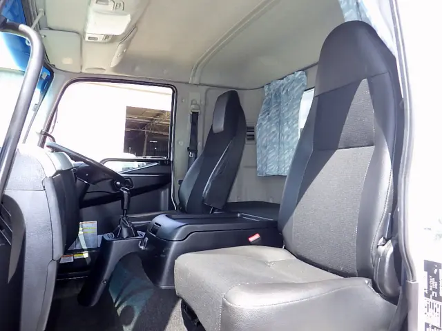 三菱 ファイター 2KG-FK61F(2WD)の写真12