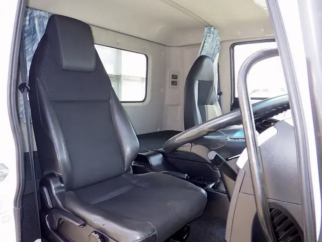 三菱 ファイター 2KG-FK61F(2WD)の写真48