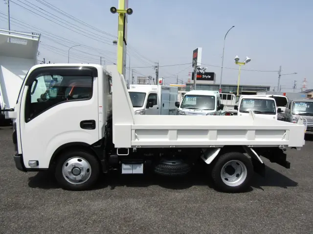 当然ですが目立つキズや看板アトなどもなくキレイな状態を保ったおススメの1台☆|いすゞ エルフ 2RG-NJR88AT(2WD)の写真3