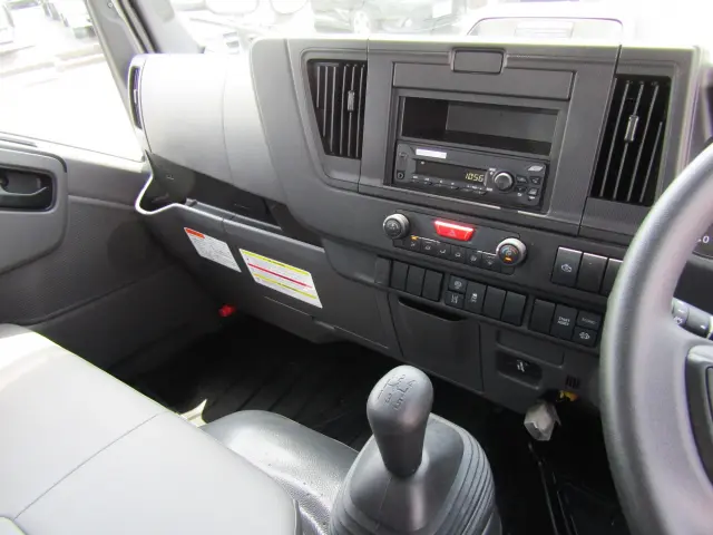 いすゞ エルフ 2RG-NJR88AT(2WD)の写真15