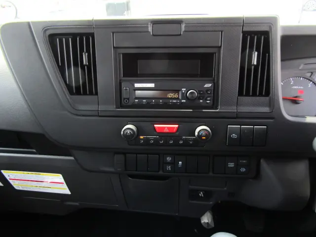 いすゞ エルフ 2RG-NJR88AT(2WD)の写真18