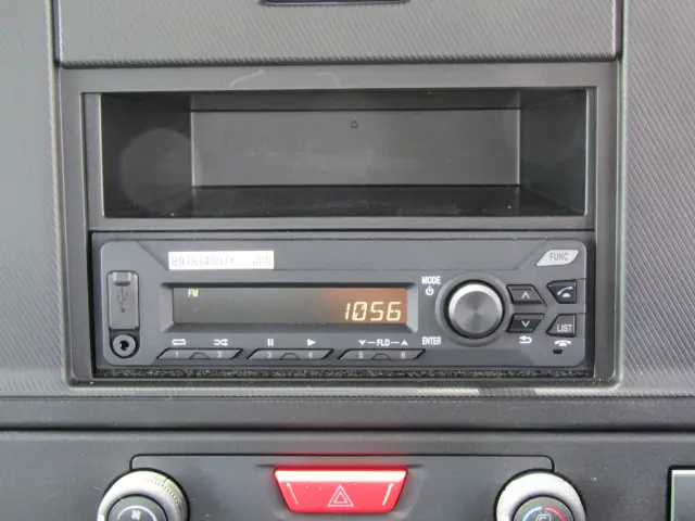 いすゞ エルフ 2RG-NJR88AT(2WD)の写真19