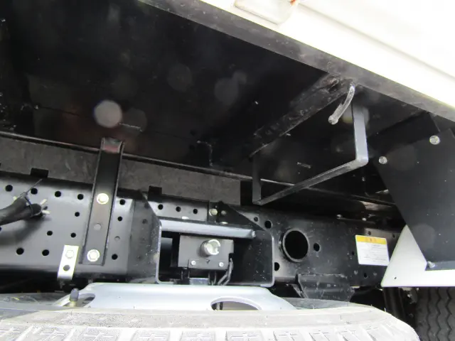 いすゞ エルフ 2RG-NJR88AT(2WD)の写真32