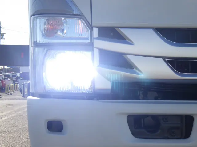 いすゞ エルフ 2RG-NPR88YN(2WD)の写真3