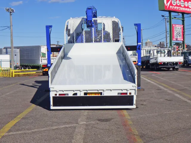 いすゞ エルフ 2RG-NPR88YN(2WD)の写真8