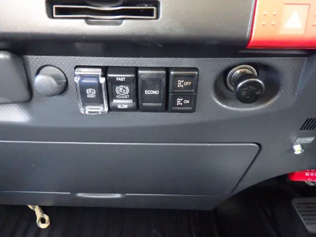 いすゞ エルフ 2RG-NPR88YN(2WD)の写真19