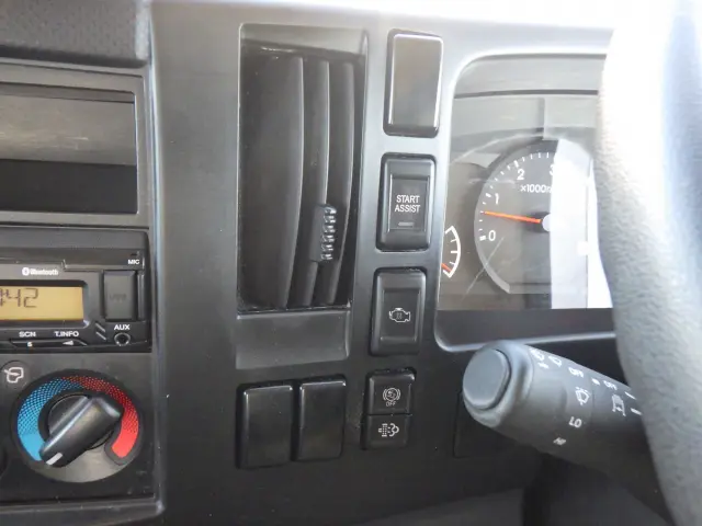 いすゞ エルフ 2RG-NPR88YN(2WD)の写真20