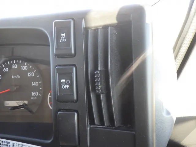 いすゞ エルフ 2RG-NPR88YN(2WD)の写真21