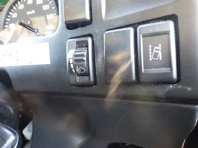 いすゞ エルフ 2RG-NPR88YN(2WD)の写真22