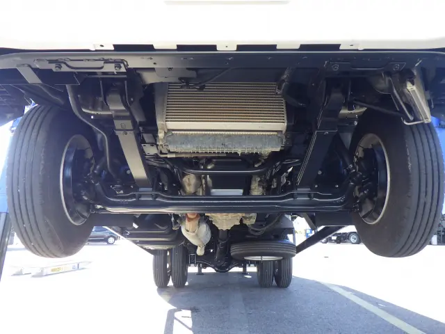 いすゞ エルフ 2RG-NPR88YN(2WD)の写真24