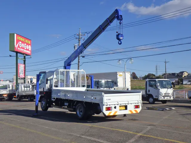 いすゞ エルフ 2RG-NPR88YN(2WD)の写真35