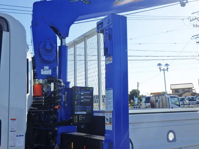 いすゞ エルフ 2RG-NPR88YN(2WD)の写真36