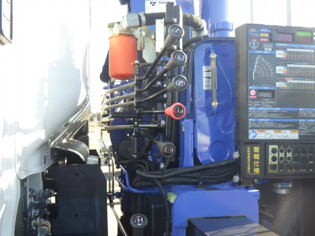 いすゞ エルフ 2RG-NPR88YN(2WD)の写真39