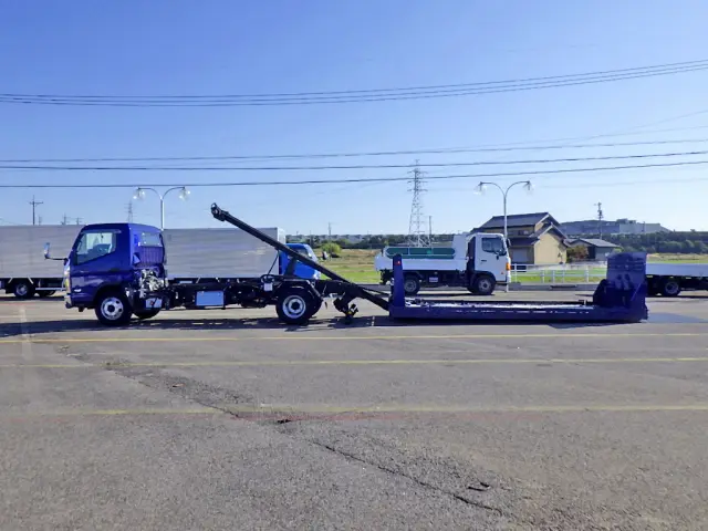 三菱 キャンター 2PG-FEB80(2WD)の写真4