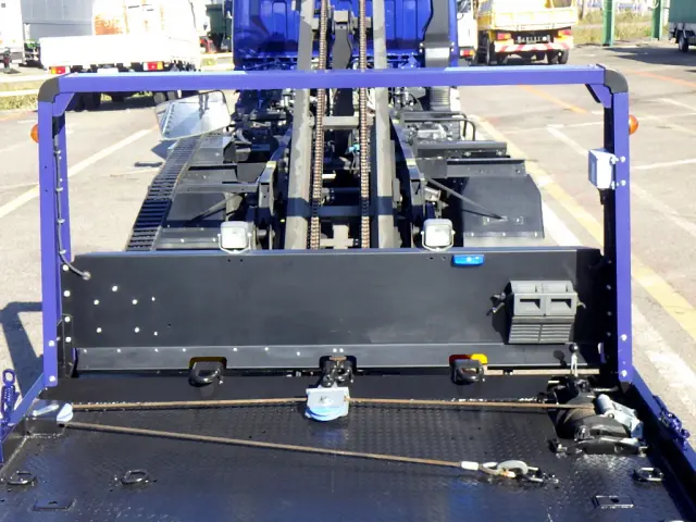 三菱 キャンター 2PG-FEB80(2WD)の写真13