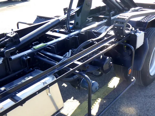 三菱 キャンター 2PG-FEB80(2WD)の写真21