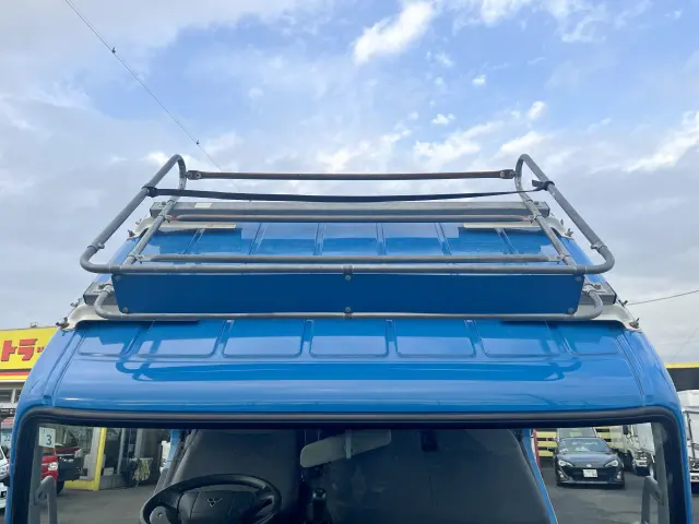 ルーフキャリア付きですので、普段は使わない荷台シートなどを載せておくと便利です☆|三菱 キャンター TPG-FBA30(2WD)の写真14