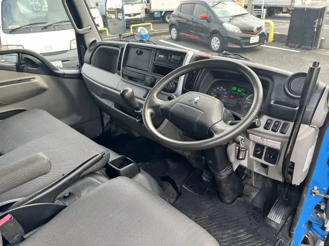 三菱 キャンター TPG-FBA30(2WD)の写真16