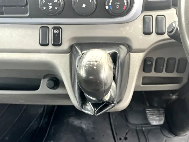 三菱 キャンター TPG-FBA30(2WD)の写真20