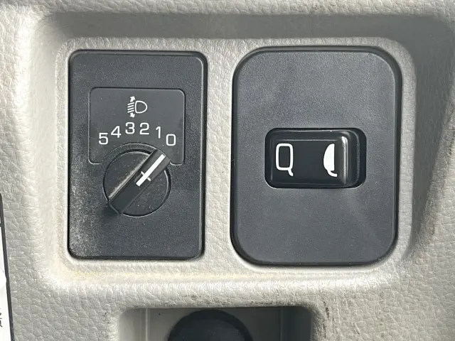 三菱 キャンター TPG-FBA30(2WD)の写真26