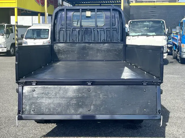 荷台内面はこんな感じ♪|日産 アトラス 2RG-AHR88A(2WD)の写真6