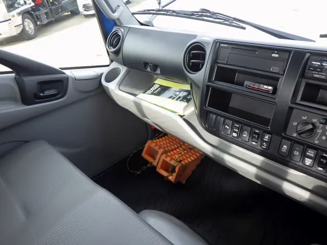 日野 デュトロ 2KG-XZU710M(2WD)の写真30