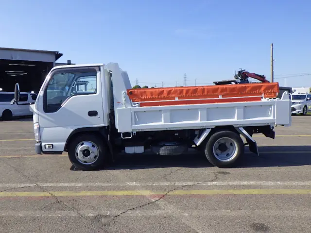 いすゞ エルフ 2RG-NKR88AN(2WD)の写真4