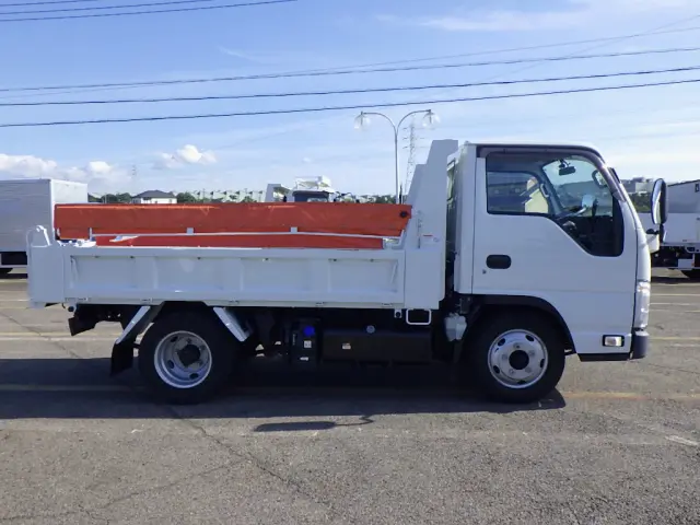 いすゞ エルフ 2RG-NKR88AN(2WD)の写真5