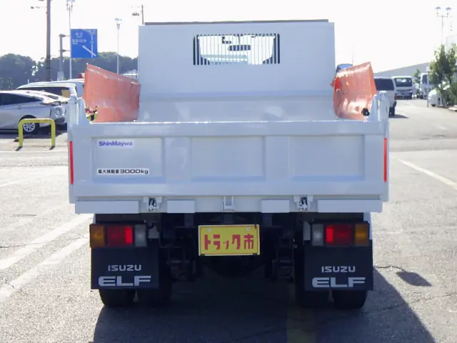 いすゞ エルフ 2RG-NKR88AN(2WD)の写真6