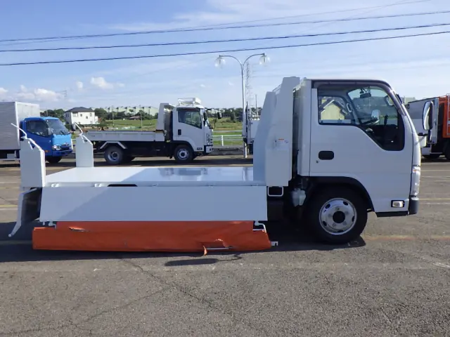 いすゞ エルフ 2RG-NKR88AN(2WD)の写真8