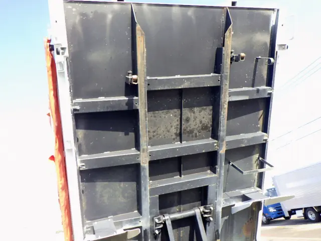 いすゞ エルフ 2RG-NKR88AN(2WD)の写真11