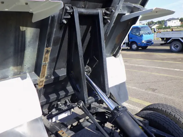 いすゞ エルフ 2RG-NKR88AN(2WD)の写真12