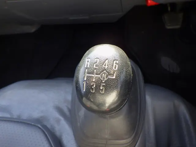 いすゞ エルフ 2RG-NKR88AN(2WD)の写真18