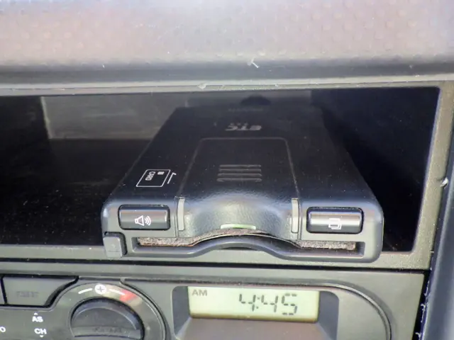 いすゞ エルフ 2RG-NKR88AN(2WD)の写真20